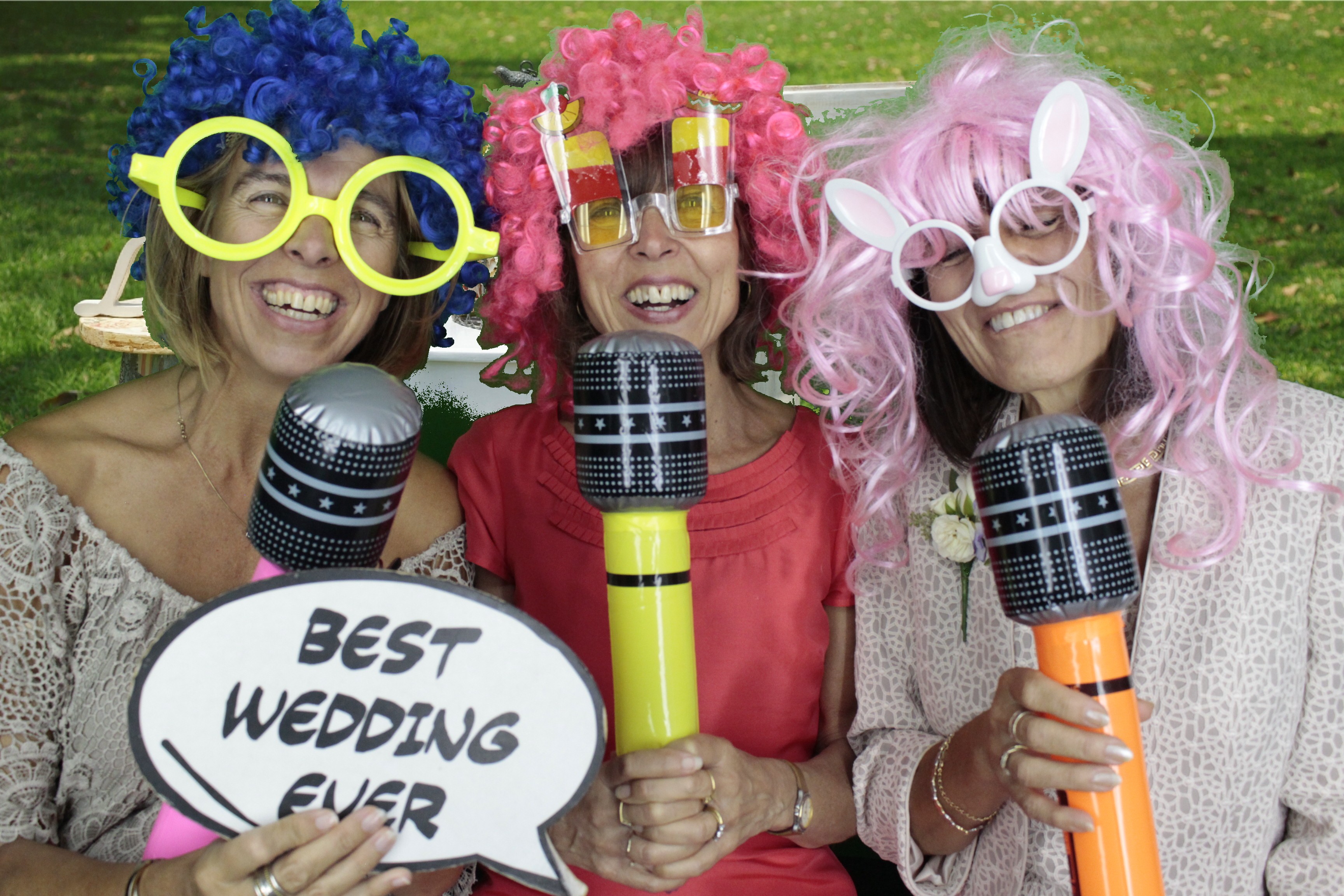 Mr & Mrs Brooks | View more photos from the event at gallery.myphotoboothexperience.co.uk/u/MyPhotoBoothExperienceLtd/Mr-Mrs-Brooks